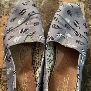 Raindrop print Toms